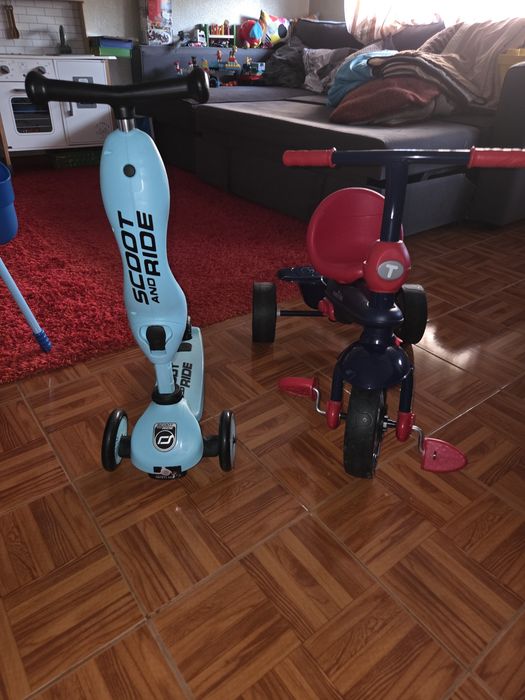 Triciclo e trotinete criança azul