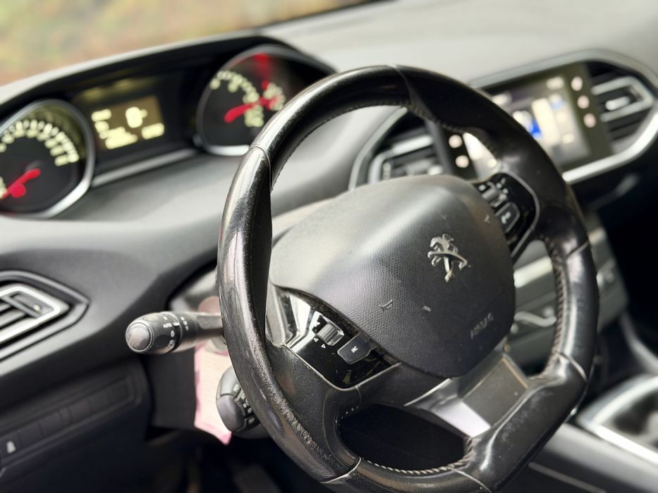 Peugeot 308 1.6 HDi Ac/ retoma Moto