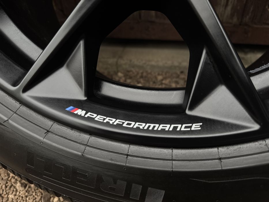 Felgi Koła 19 MPERFORMANCE BMW G60 G61 Opony Zimowe Pirelli
