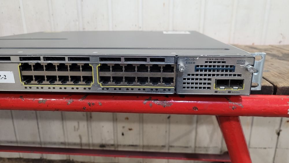 Комутатор Cisco + Модуль Cisco.