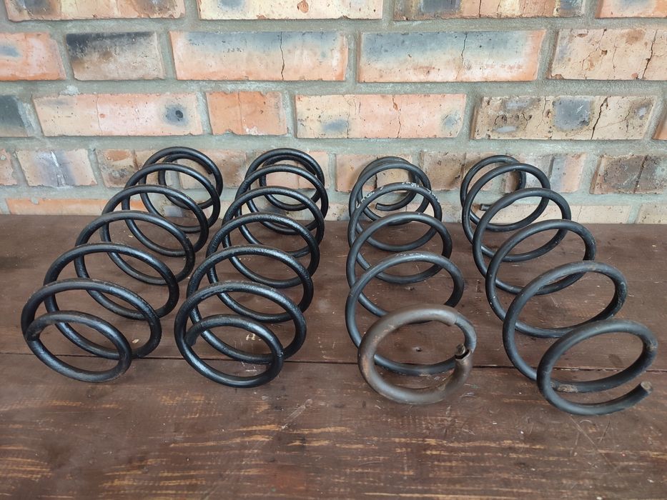 Пружина задня зад laguna 3 лагуна 3