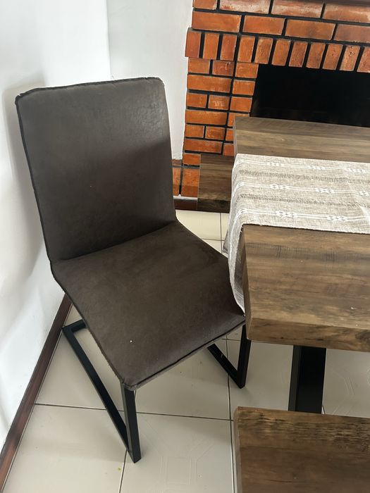 Vendo duas  cadeiras estofadas