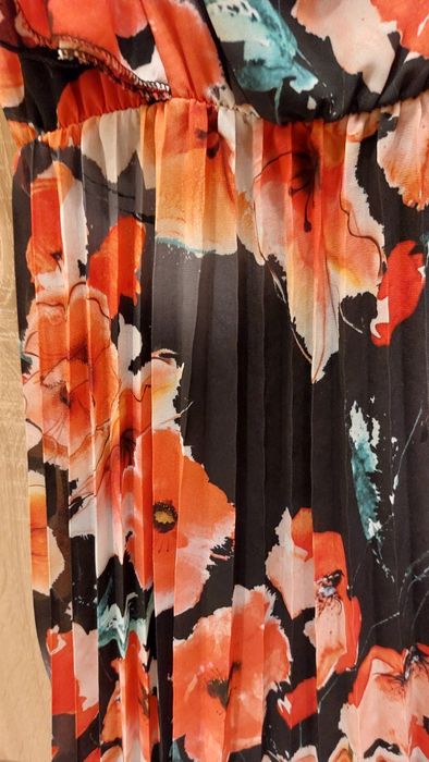 Sukienka plisowana w maki