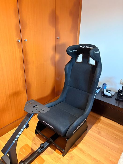 Playseat Evolution Pro
