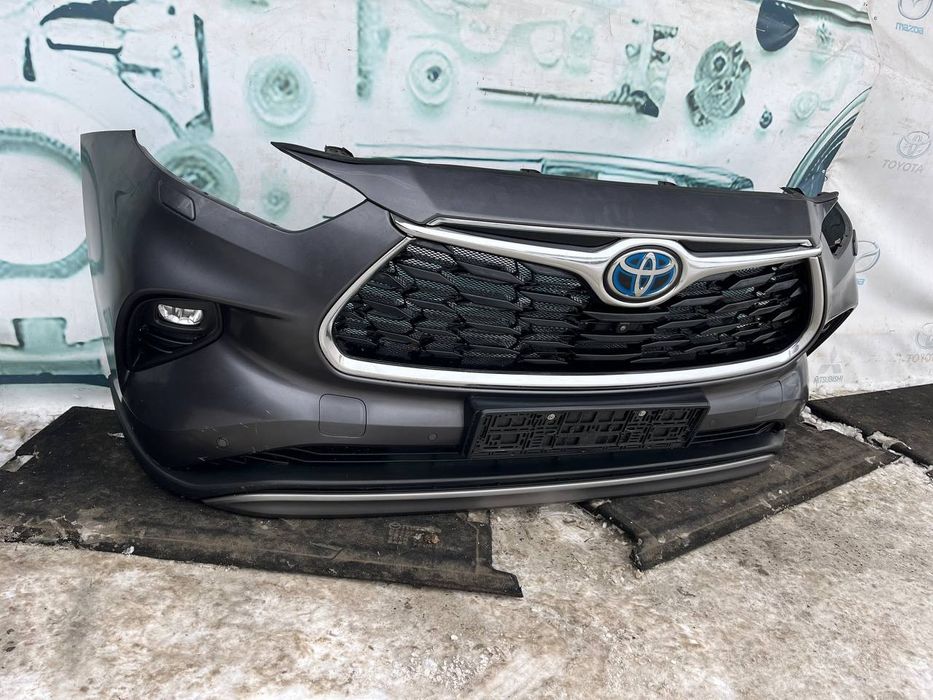 Toyota Highlander Бампер передній в зборі рестайлінг на 23-26 року
