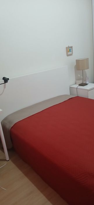 Cama casal Ikea branca