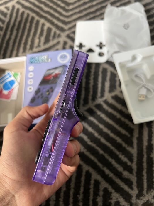 Consola Portátil Retro R36S - Roxa Transparente