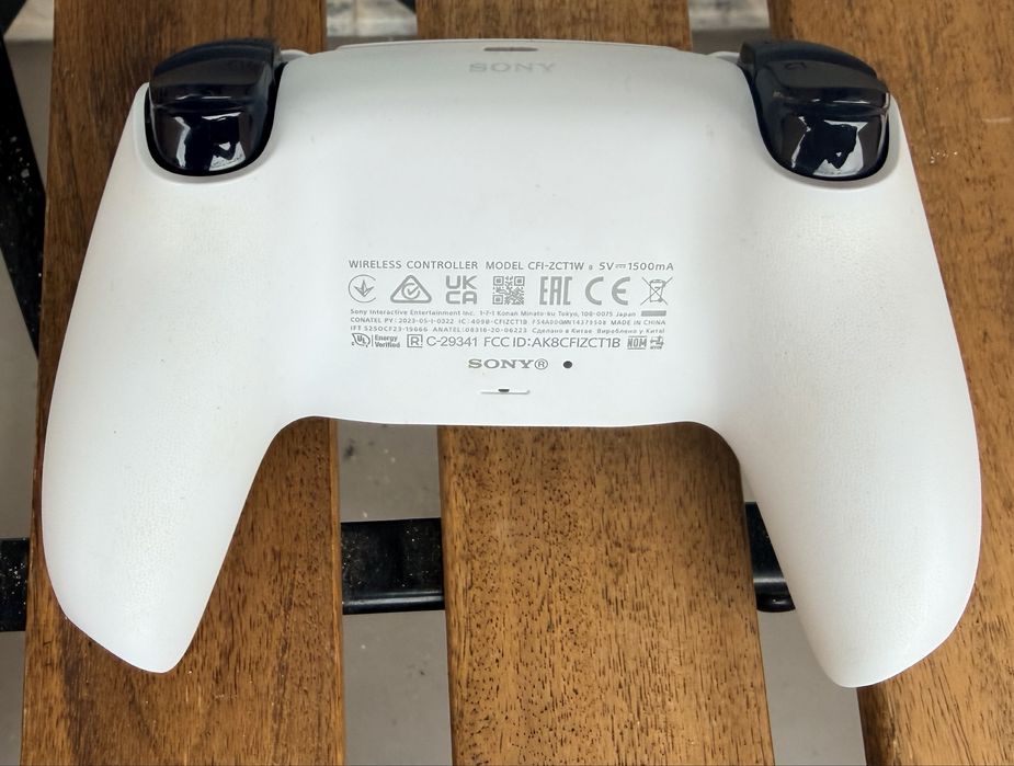 Playstation 5 pro c/comando (novo)