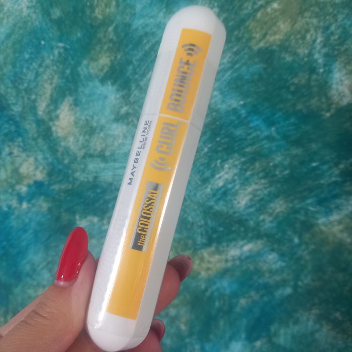 Nowy czarny tusz do rzęs maybelline curl bounce