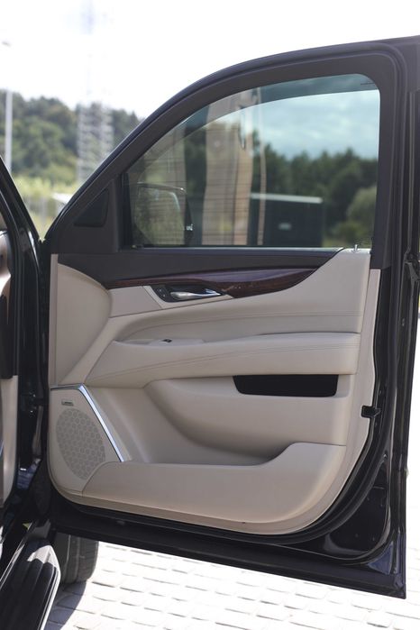 Cadillac Escalade ESV Luxury AWD 2015