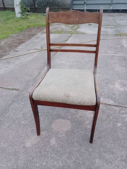 Стілець зі спинкою,6 штук.