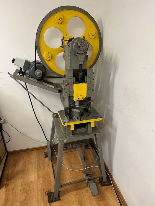 Prasa mimośrodowa 12 ton