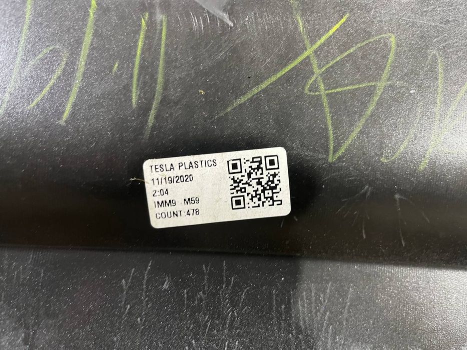 Бампер задний Tesla Model 3 ( 2017 2018 2019 2020 2021 2022 2023 г)