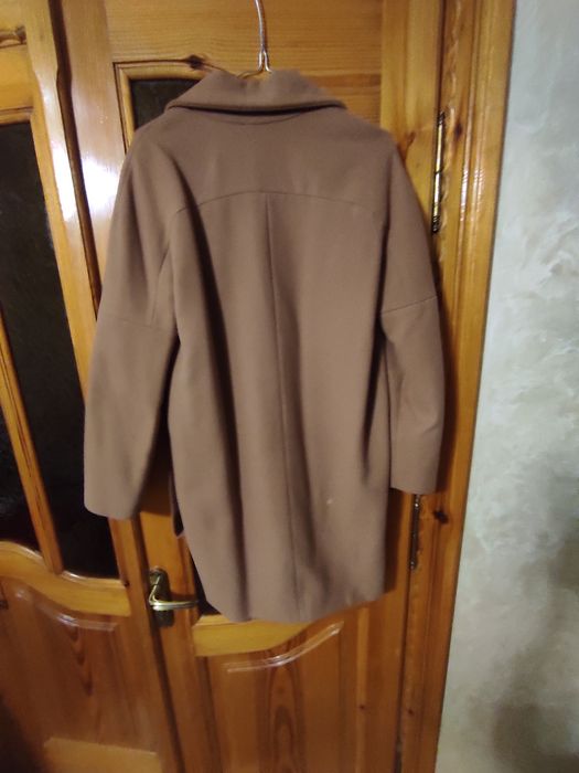 Продається осінній плащ.