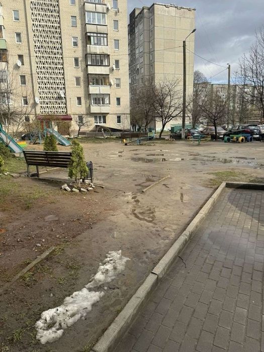 ;) 1-кімнатна квартира в Центрі