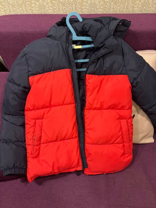 Продам дитячу демісезонну курточку HM