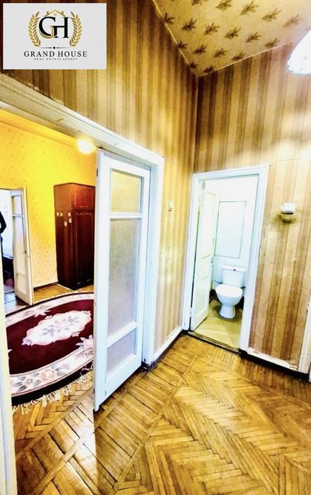 Продам елітну трикімнатну квартиру в центрі міста - 100 м².