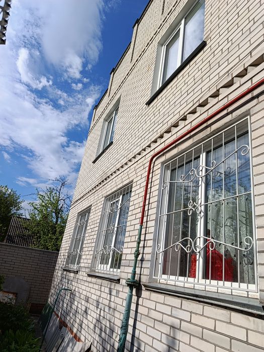 Терміново  продаж Гарної Садиби від господаря    район вул 8  березня
