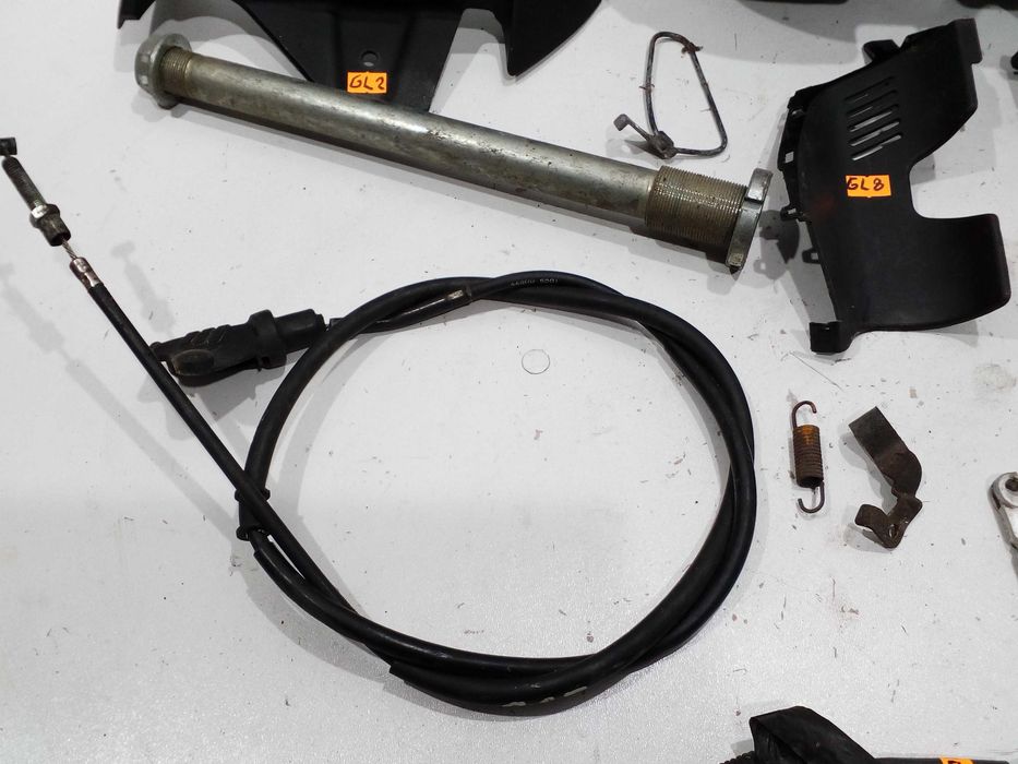 Suzuki GSR 600 uchwyt słona linka wiązka nadkole airbox części