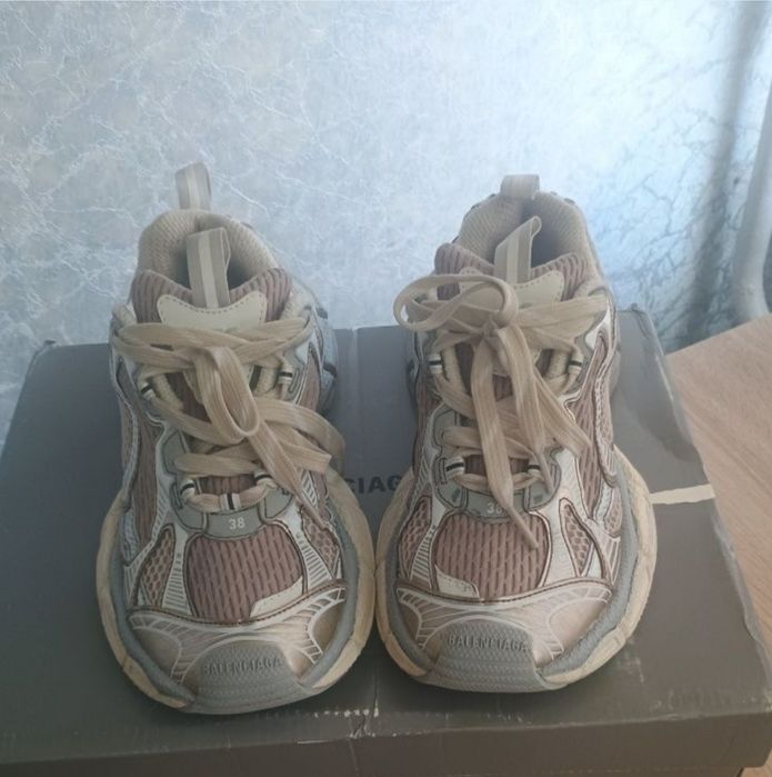 Balenciaga 3XL, Balenciaga