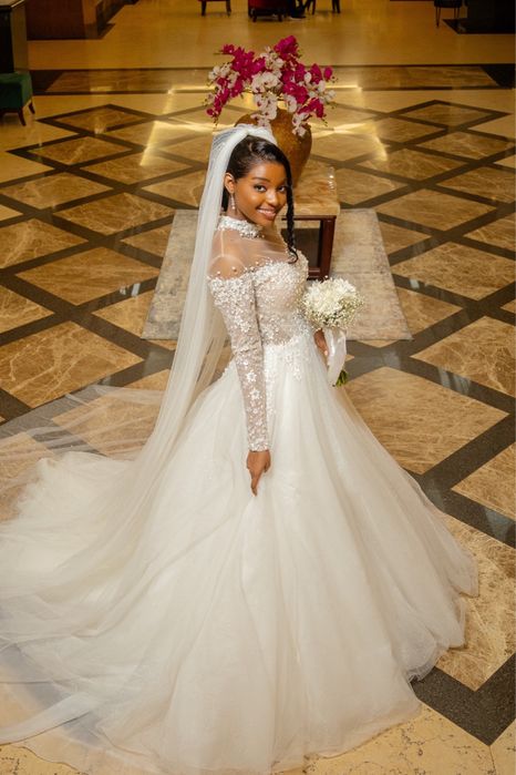 Vestido de noiva como novo + veú + saiote disponível para entrega imediata - Preço negociável