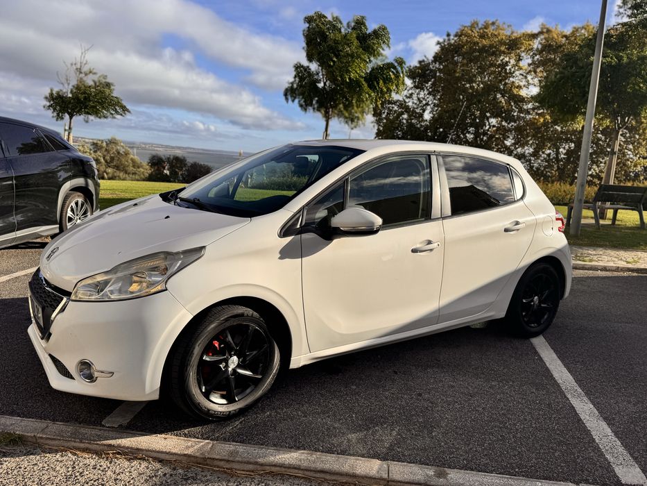 Peugeot 208 Active 1.4 Diesel – Ano 2014 — photo 5