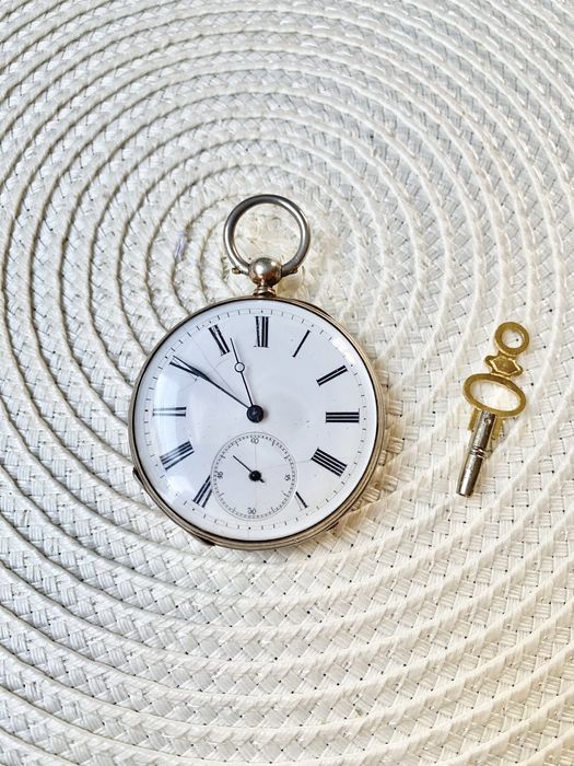 Продам карманные часы серебро