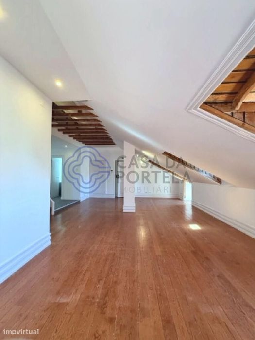Apartamento T4 com Elevador e Vista sobre o Jardim Botanico | Príncipe