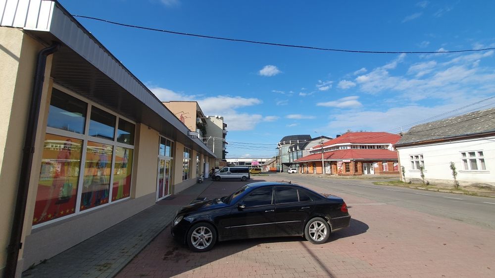 ПРОДАЖ ТОРГОВОГО КОМПЛЕКСУ в самому центрі м. Тячів вул. Шапошнікова