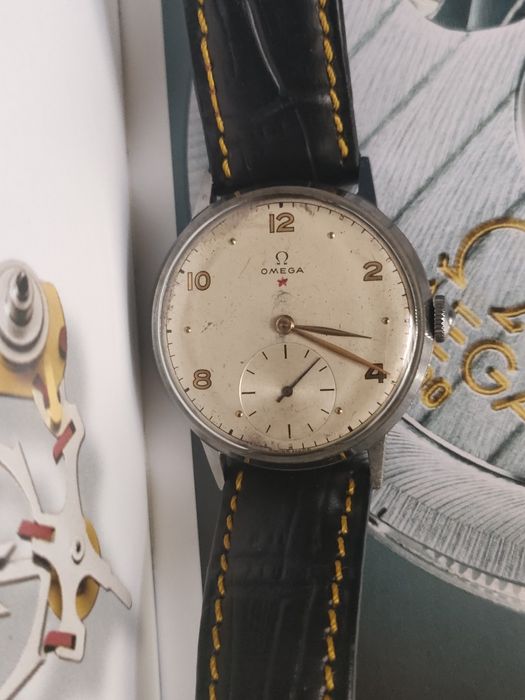 Relógio clássico estrela vermelha