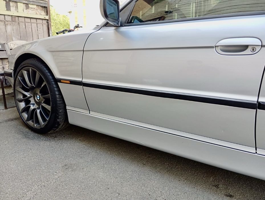 Продам BMW 7 Series E38 740i