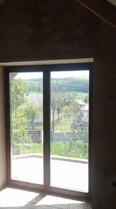 Продам добротній будинок поруч з містом