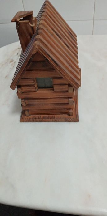 Casa de madeira decorativa