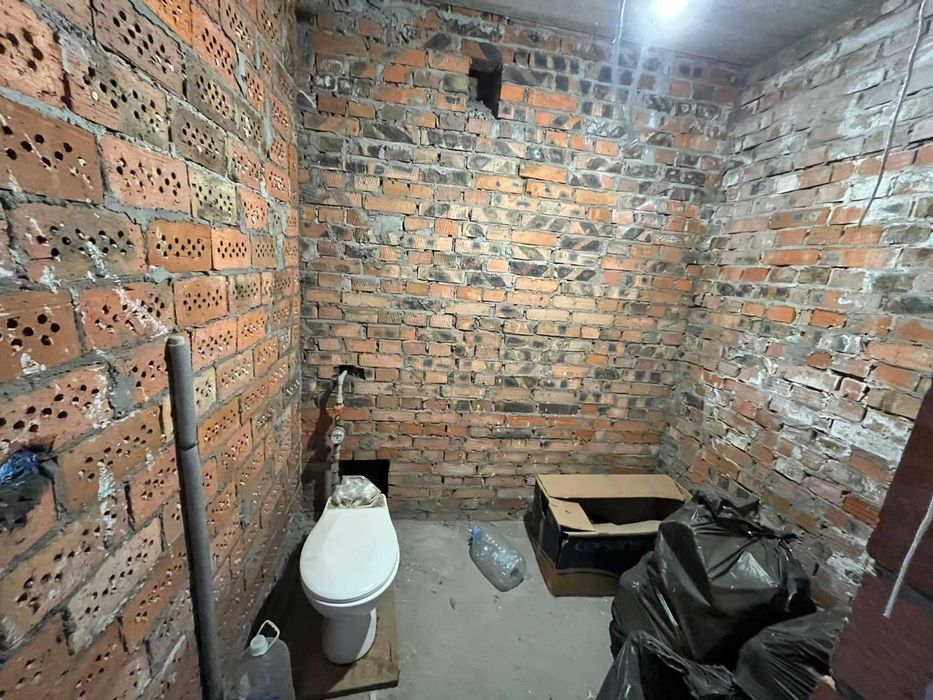 Трикімнатна в новому обжитому будинку Виставка