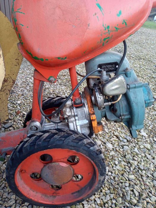 Sowiecka kosiarka listwowa Drużba 4