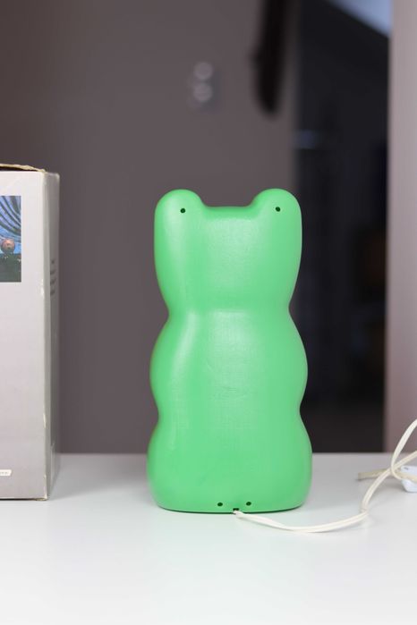 Zielona lampka miś haribo z pudełkiem
