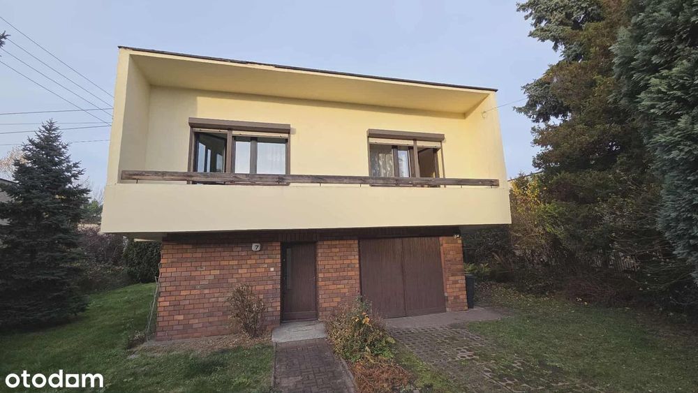 Wolnostojący dom, dla rodziny lub jako siedziba firmy