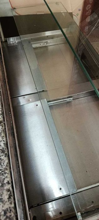 Холодильна вітрина