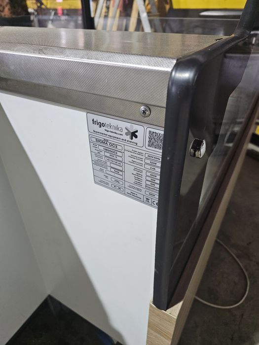 Vitrine refrigerada charcutaria
