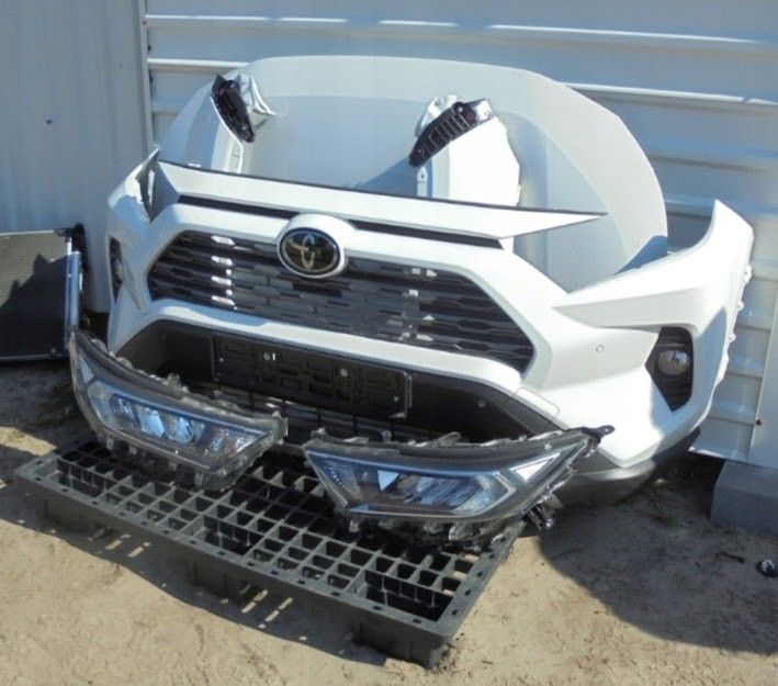 Toyota Rav 4 2019-2021 Бампер передний комплектный