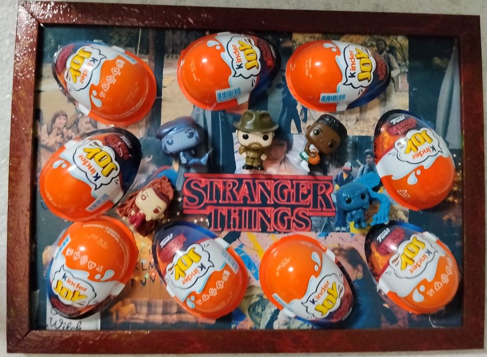 Колекційні фігурки Stranger Things (Kinder Joy), рамки-стенди, кубок та сувеніри
