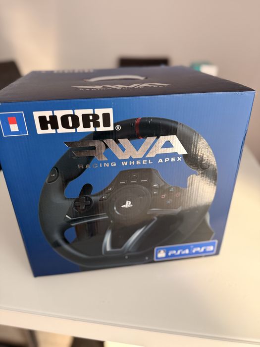 PS4 PRO 1TB z kierownica HORI RWA