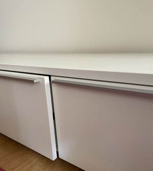 Móvel braco com tres gavetas grandes