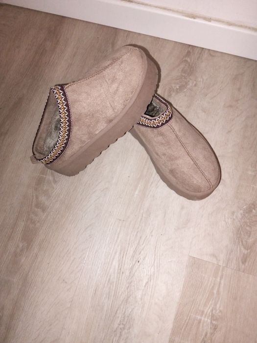 Pantufas  em castanho
