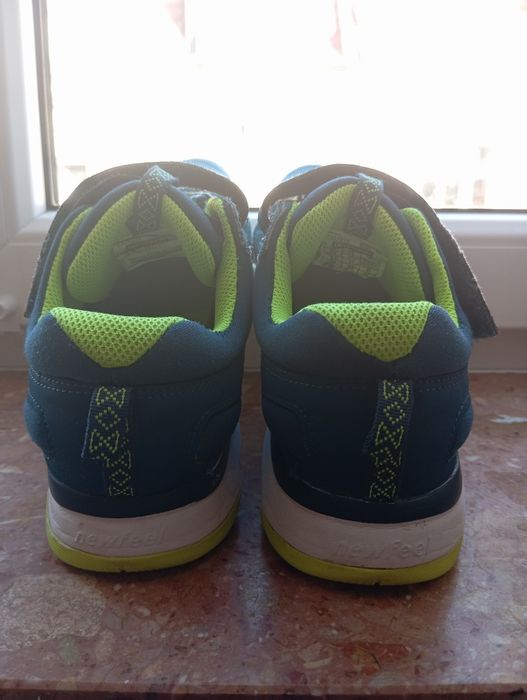 Adidasy chłopięce na siatkówkę newfeel rozm 39