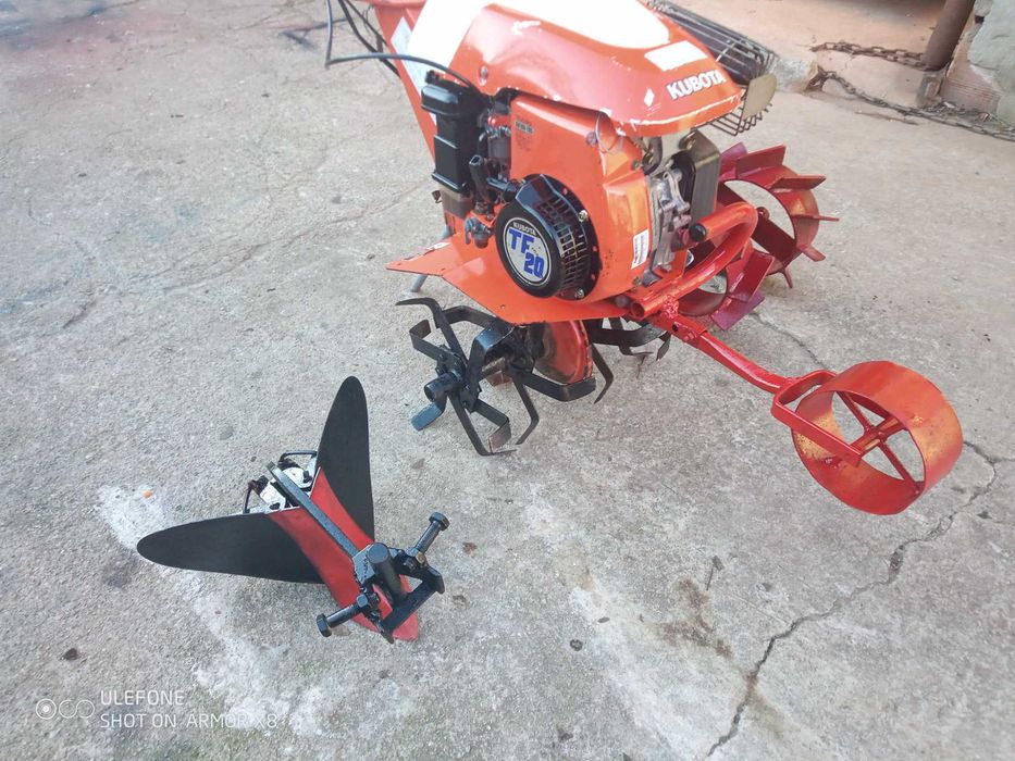 Motoenxada Kubota TF-20
