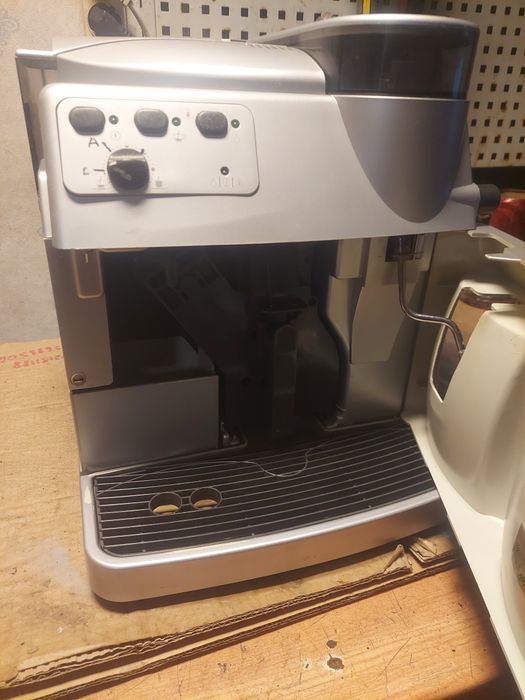 Автоматична кавоварка Saeco Cafe Crema