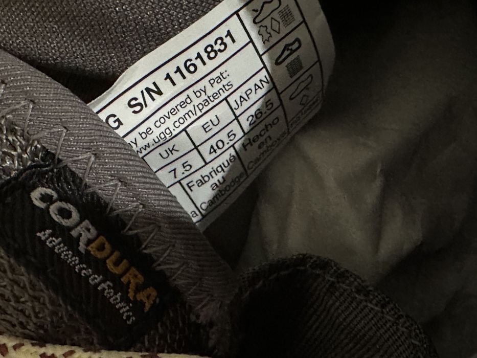 Черевики UGG Captrail Low ( РОЗМІР 40,5 )