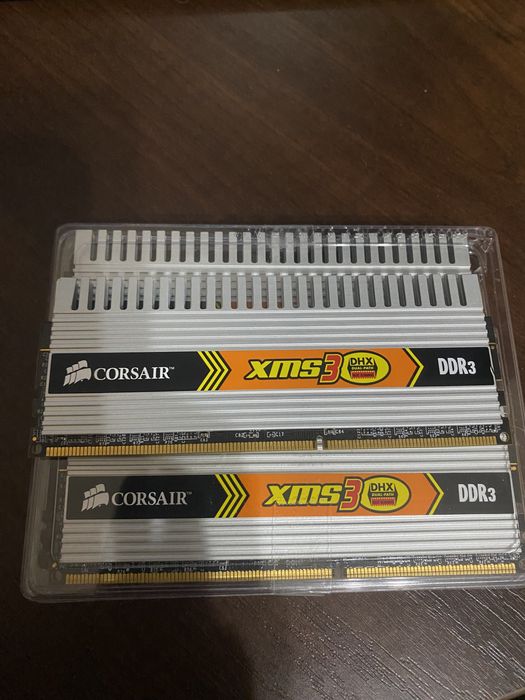 DDR3 Corsair cm3x2048 - 6 GB (2*3kit)