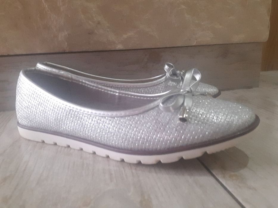 Buty rozmiar 38 raz ubrane